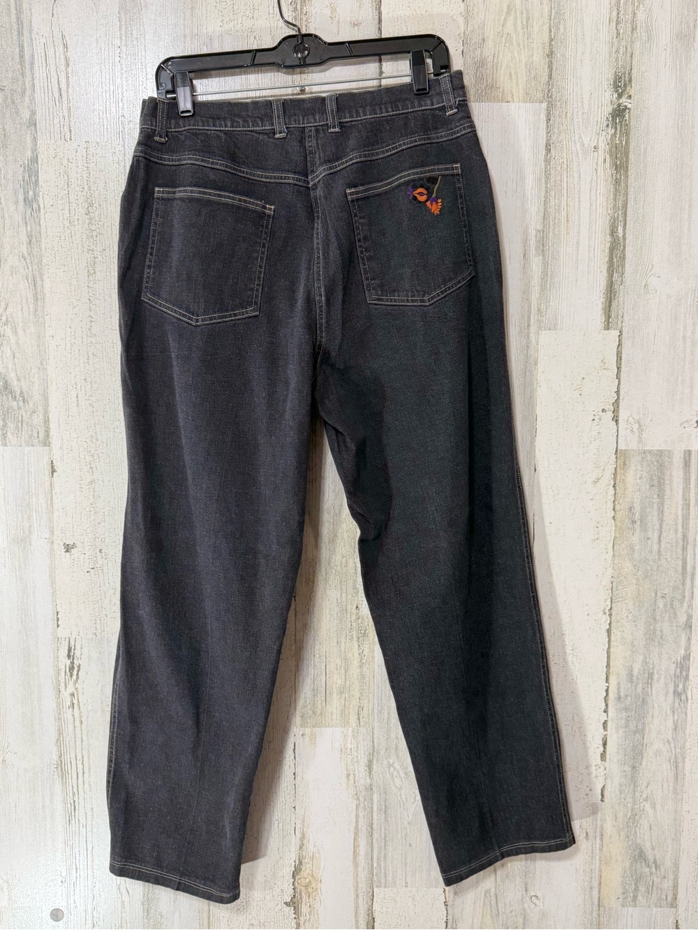 Vintage Black High Rise Loosefit Mom 
Jeans Black with Floral Embroidery - Picture 12 of 13